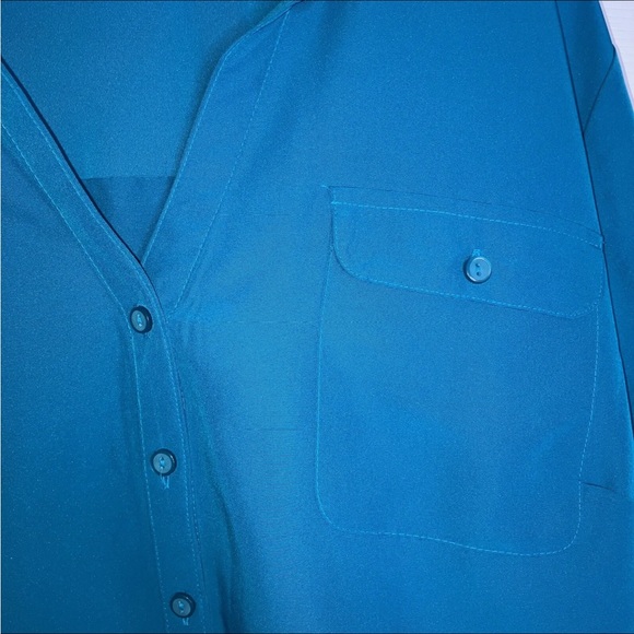 New with tags 3X Kim Rogers Curvy Blue Button down top with Pockets size 3X - Picture 13 of 13